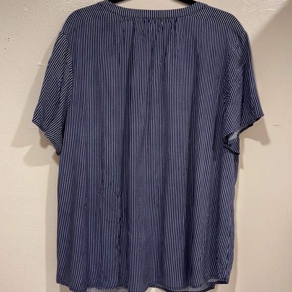 Old Navy top. XXL - Picture 5 of 5